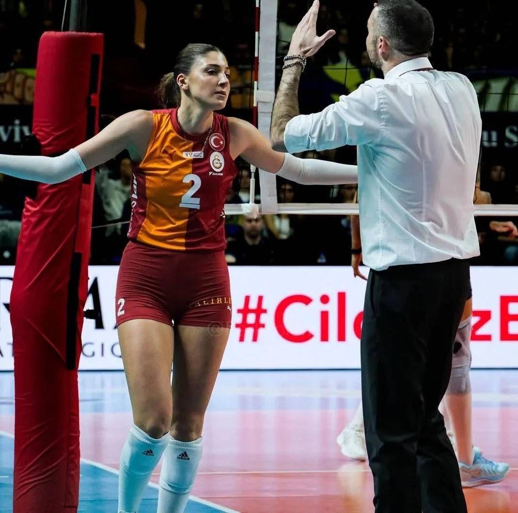 İlkin Aydın "Bu beni çok üzüyor" dedi Atatürk mesajı verdi 9